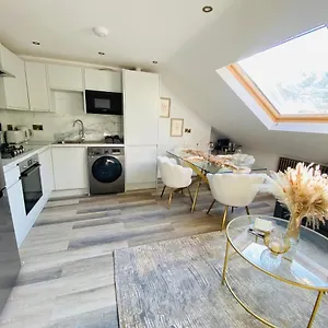 https://apartment-in-stepney-green.brighton-hotels-england.com